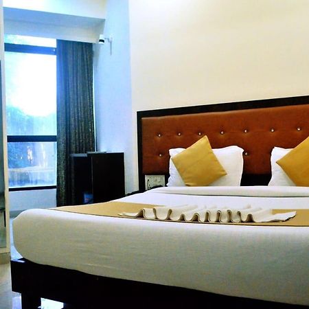 The Best Hotel ムンバイ エクステリア 写真