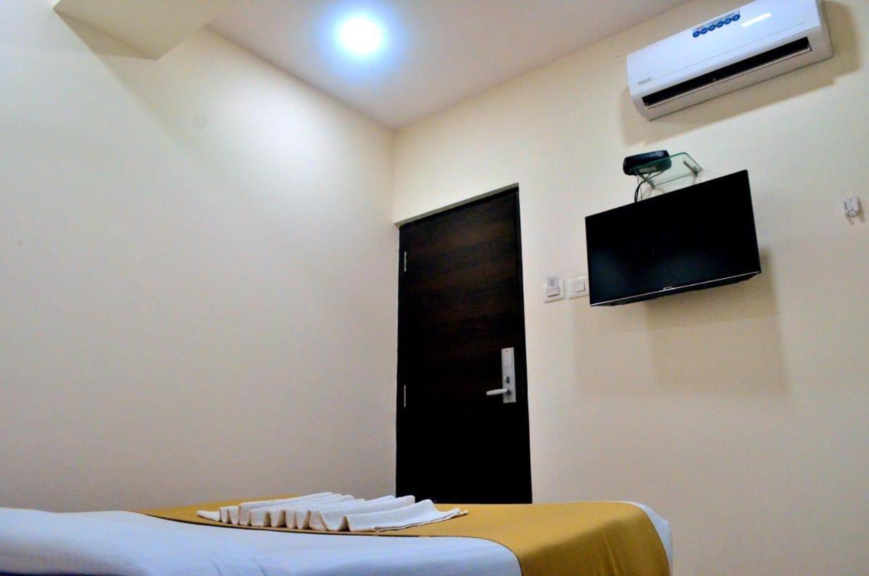 The Best Hotel ムンバイ エクステリア 写真